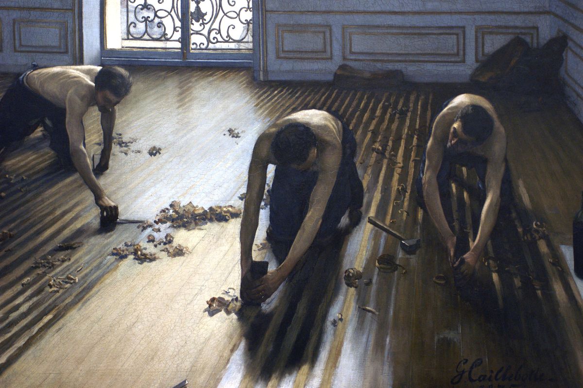 Gustave Caillebotte, Les Raboteurs de parquet (1875) : trois ouvriers travaillent un parquet avec leurs outils dans une pièce éclairée par une fenêtre.